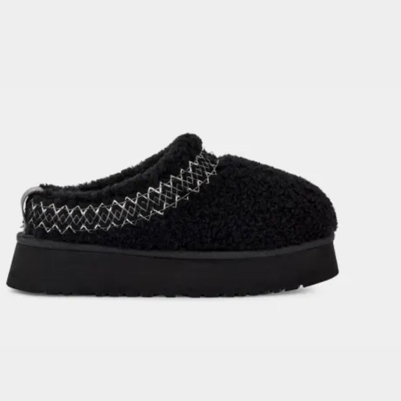 UGG Shoes - Ugg Black Fuzzy Platform Tazz Uggbraid Slippers Size 6